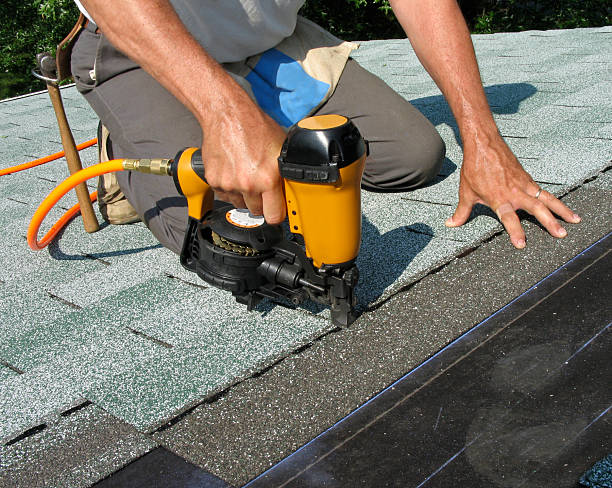 Best Roof Maintenance Services  in Tri City, OR